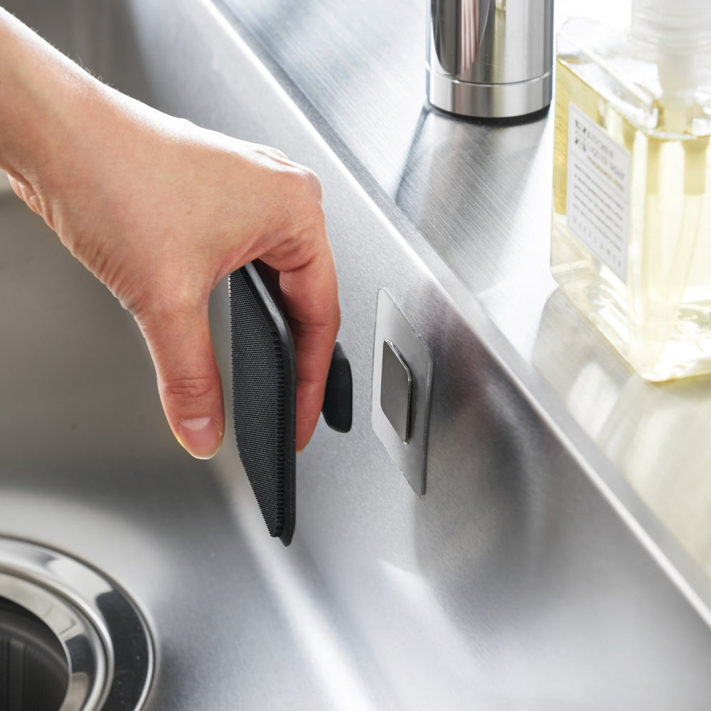 Gancio Adesivo con Base Magnetica