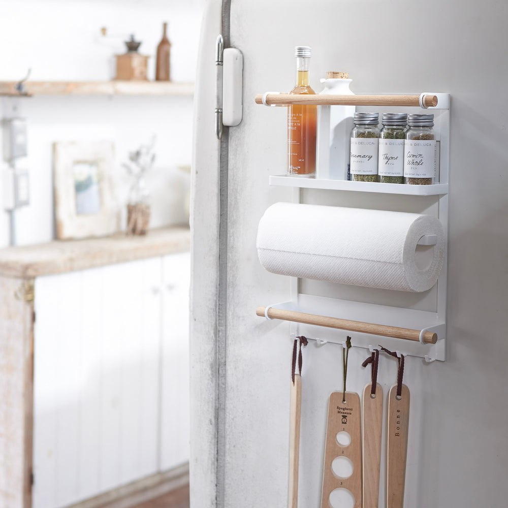 Étagère magnétique avec porte essuie-tout et crochets