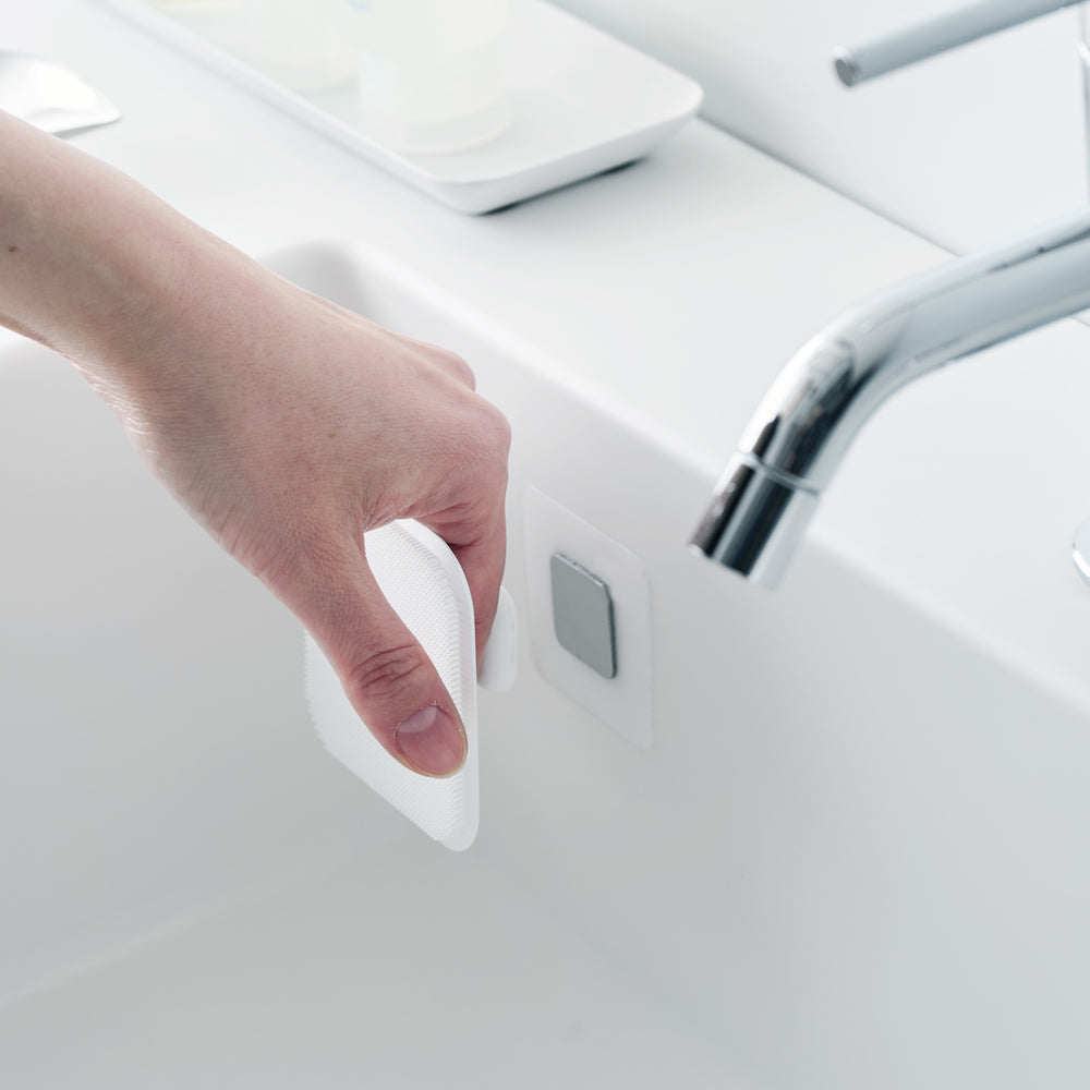 Gancio Adesivo con Base Magnetica