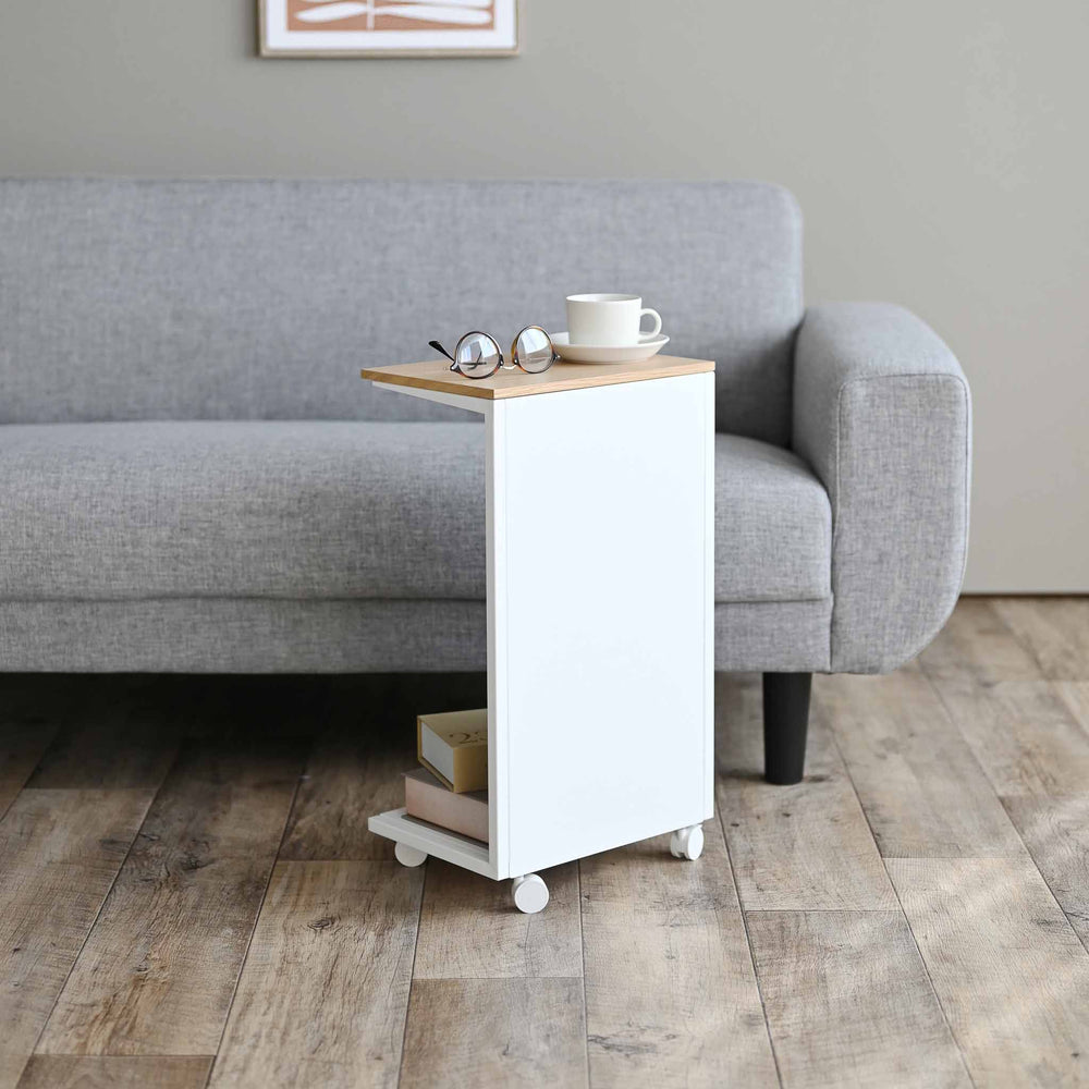 Halbgeschlossener Beistelltisch mit Rollen und Holzablage  Yamazaki Home  Europe