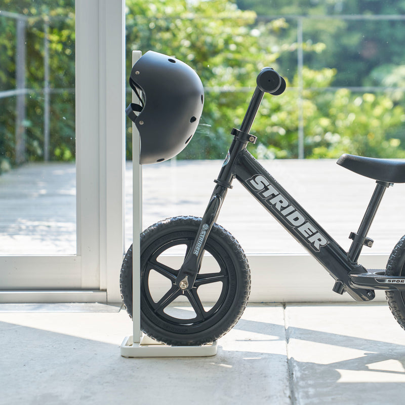 Support de vélo et casque d'enfant
