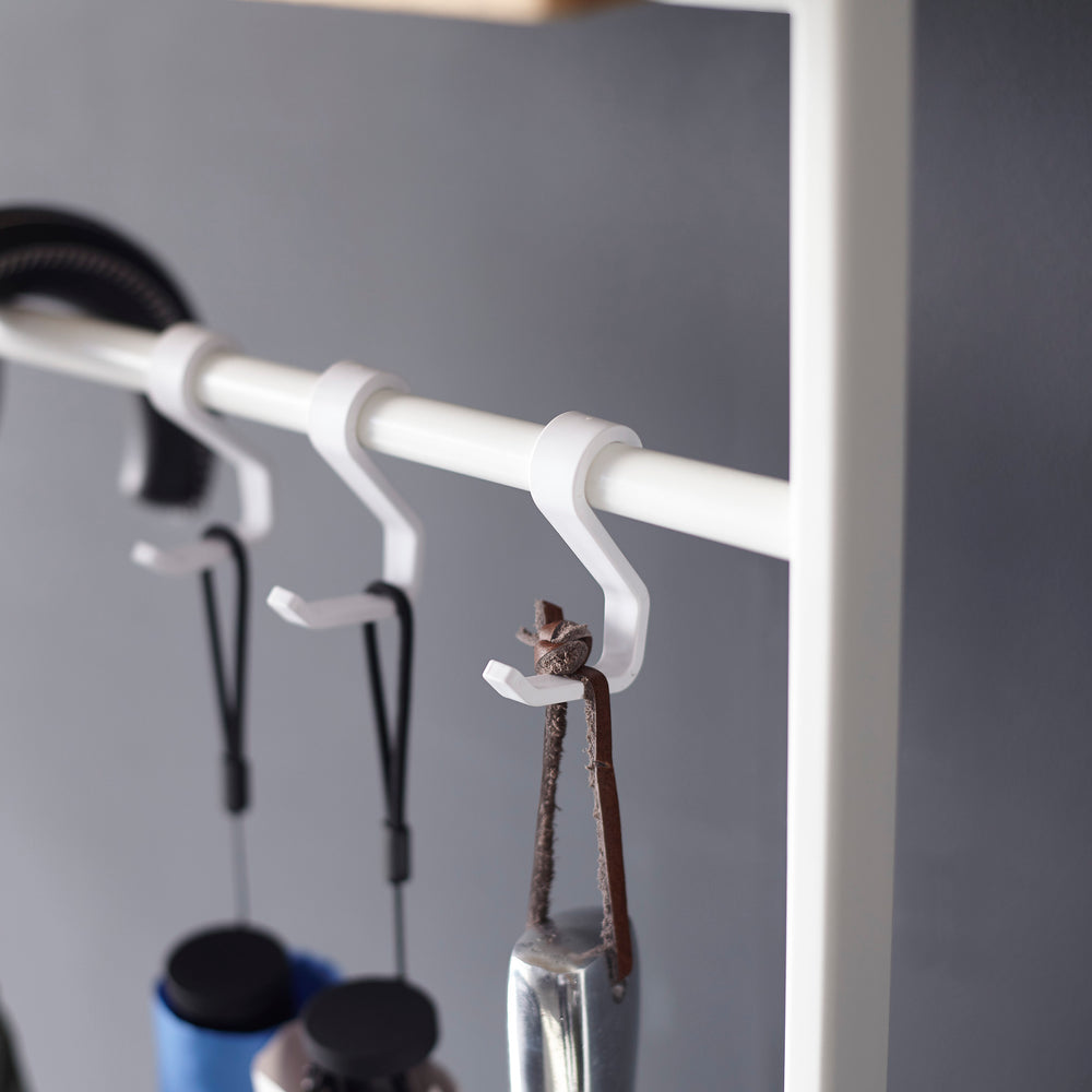 Porte-parapluie avec tablette en bois
