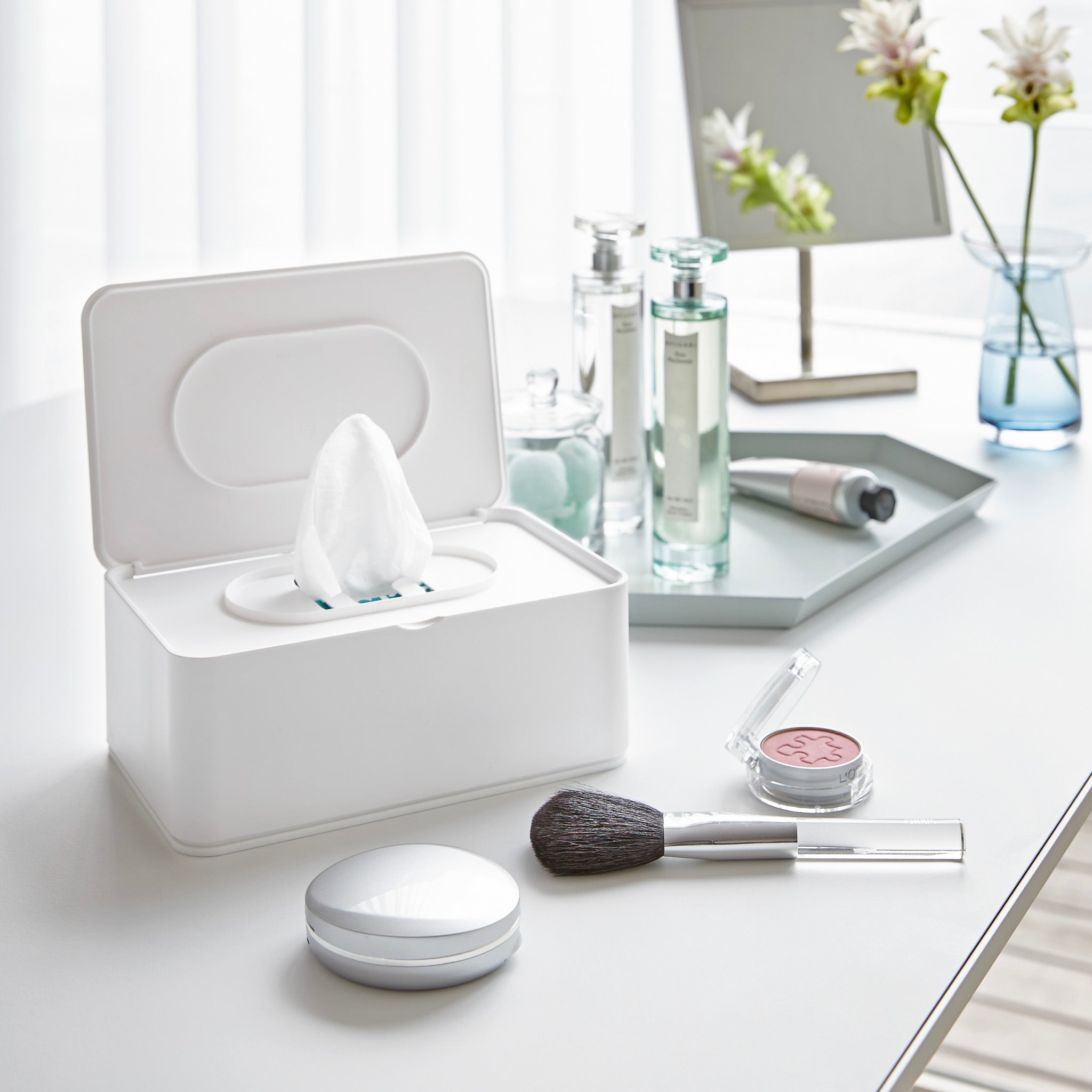 WEEKEND LOGO マグネット TISSUE CASE MagSafe Tissue Box Holder for Tesla | Easy Access & Stylish Look