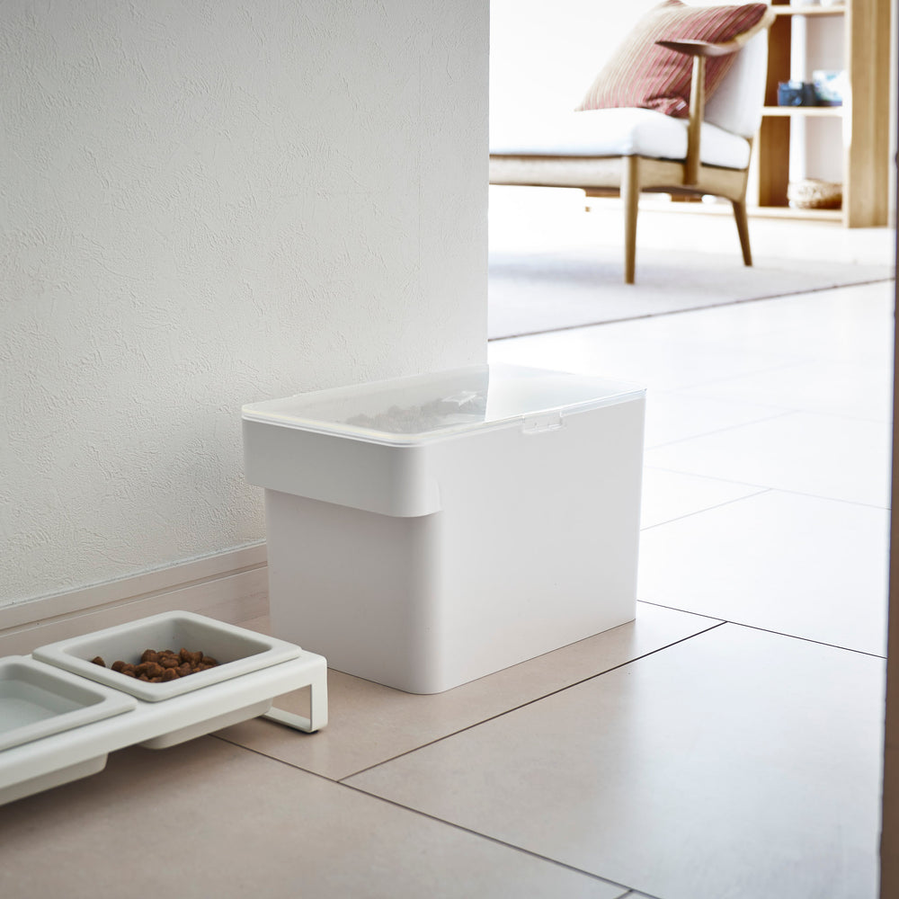 Curver Conteneur à Croquettes Pour Chats - 10L/4KG - Pets Collection - Rangement Hermétique Anti-Odeurs Pour Nourriture Pour Chats - 19 X 30 X 35 Cm