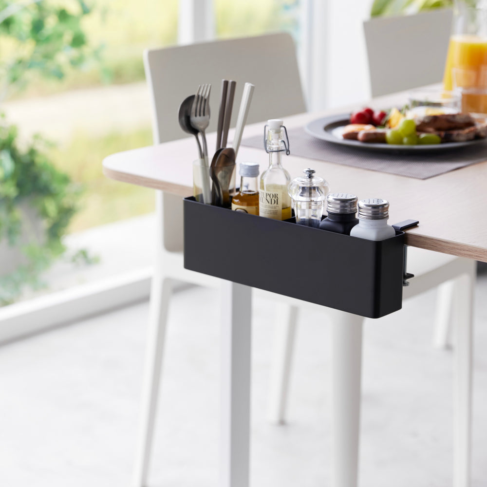 Schmaler Tisch-Klemm-Korb – Yamazaki Home Europe