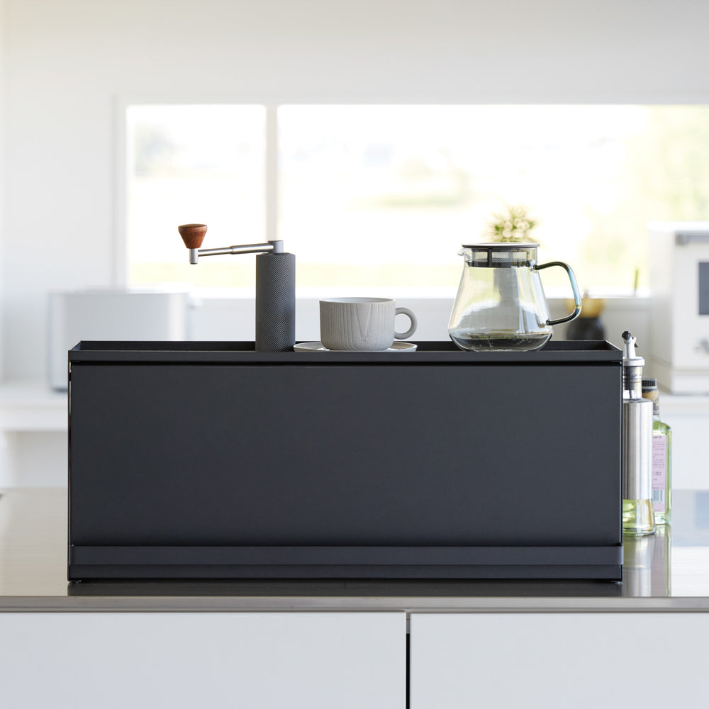 Halbgeschlossene Aufbewahrungsbox für die Küchenzeile – Yamazaki Home Europe
