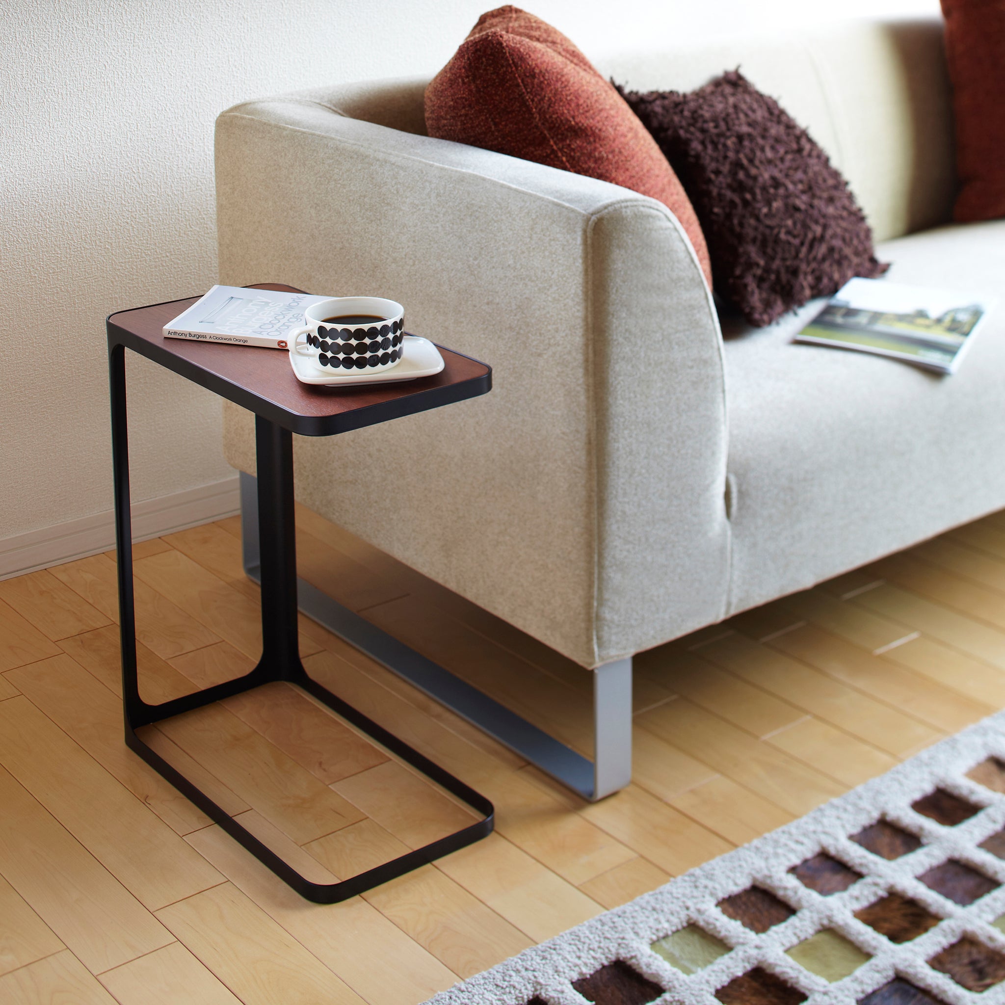 Over Sofa Side Table – Yamazaki Home Europe