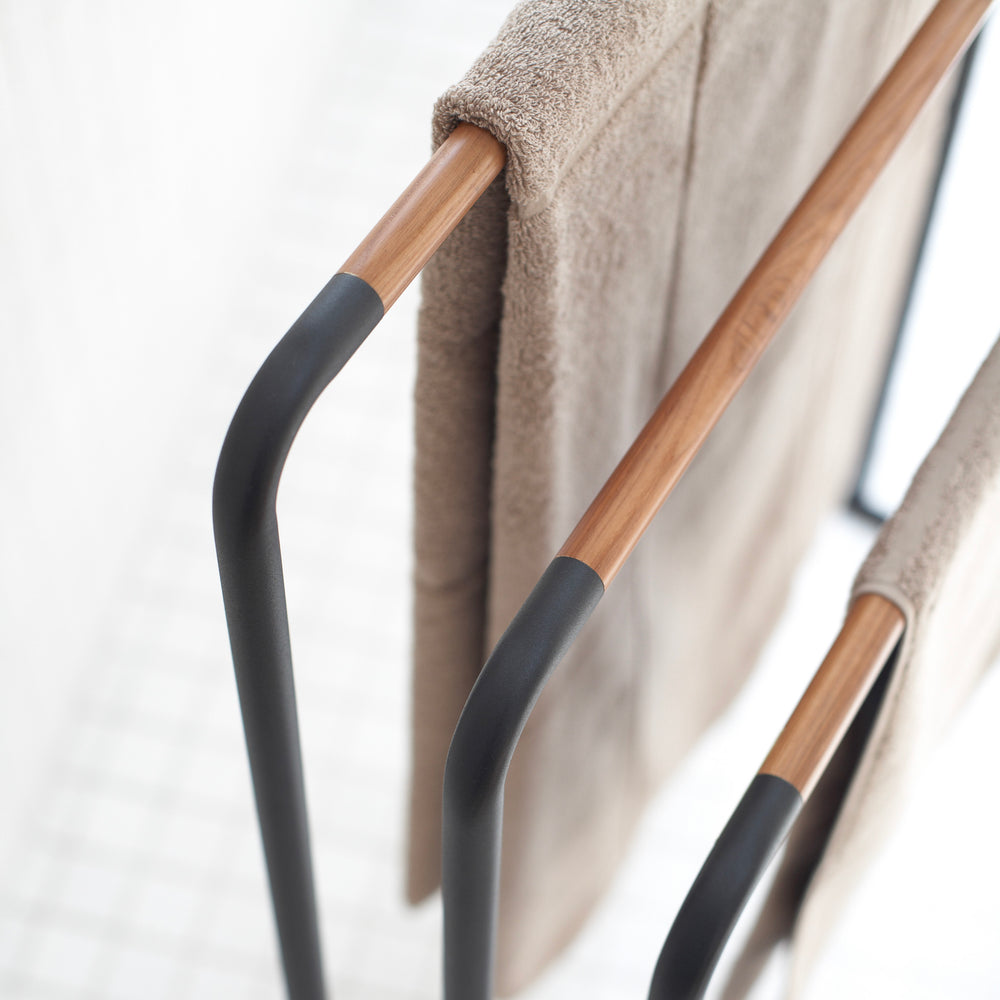 Yamazaki Tosca Porte-Rouleau Essuie-Tout Blanc - Design Minimaliste Acier Et Bois, Stable Et Utilisable D'une Seule Main