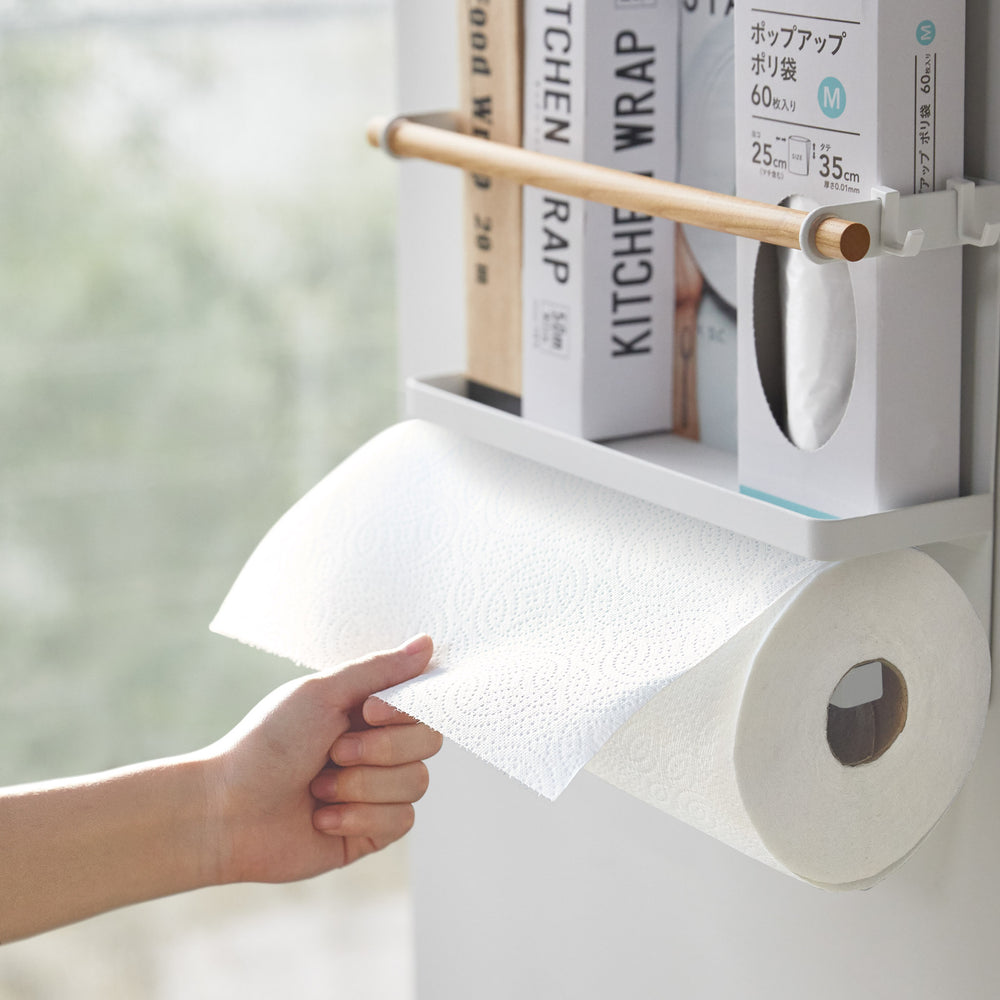 Magnetisches Regal mit Küchenrollenhalter