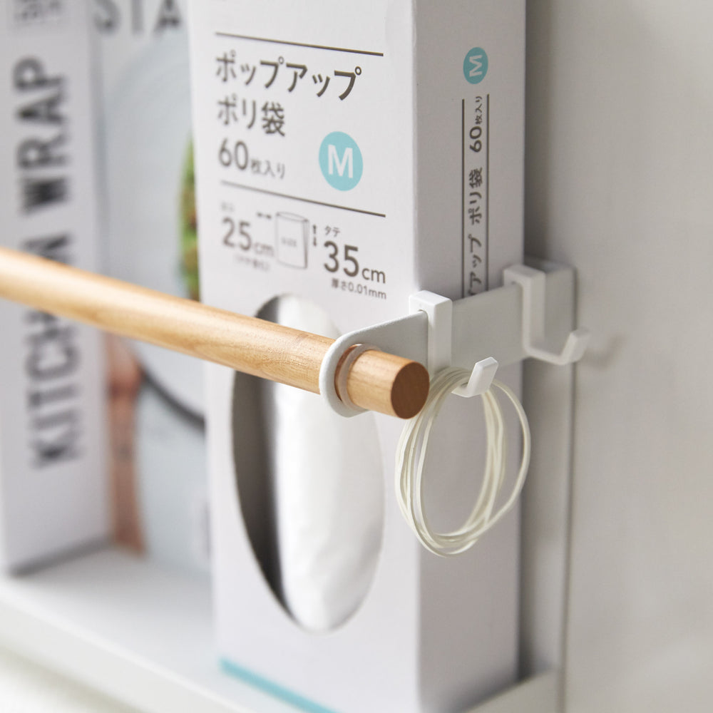 Magnetisches Regal mit Küchenrollenhalter