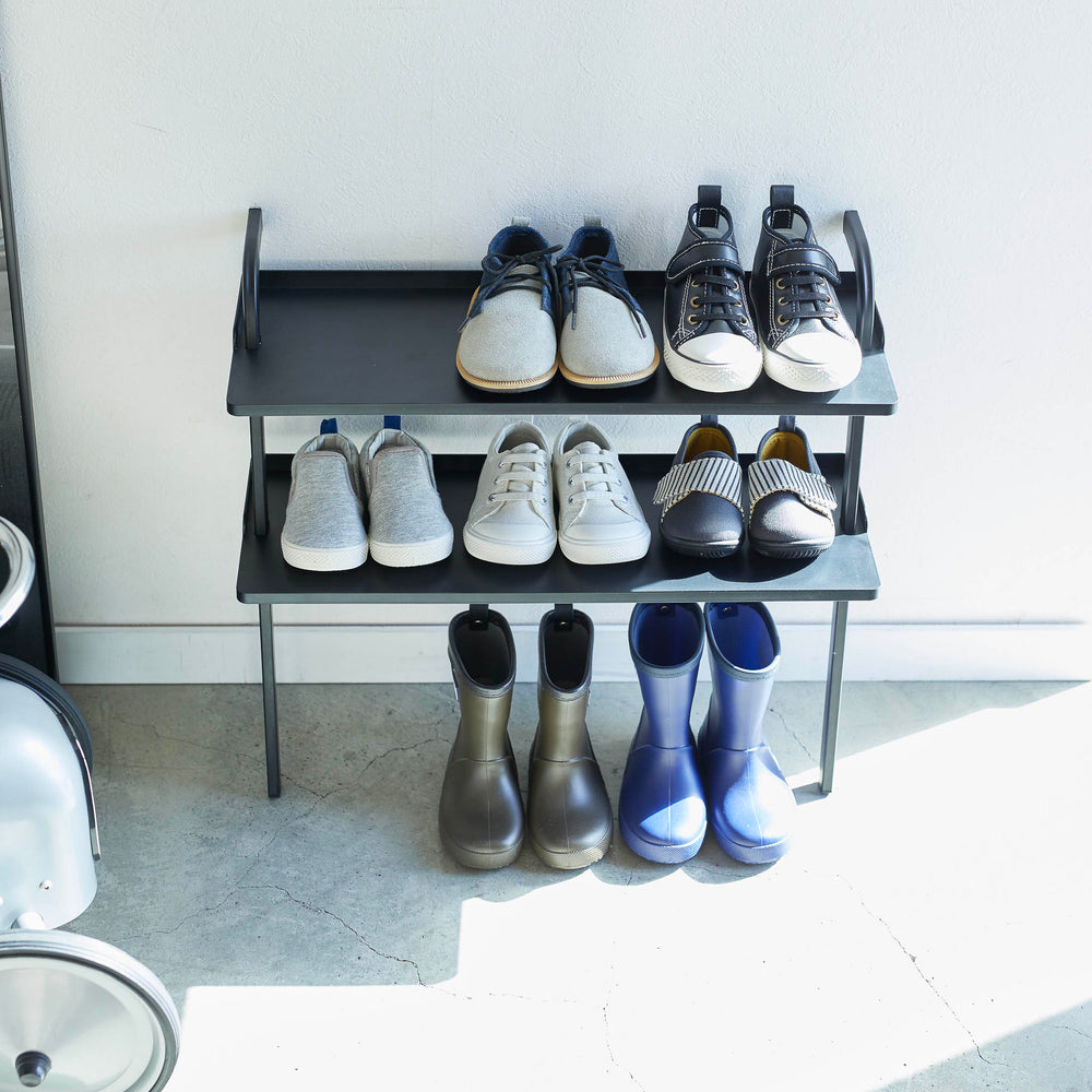 Lehnendes Kinder-Schuhregal – Yamazaki Home Europe