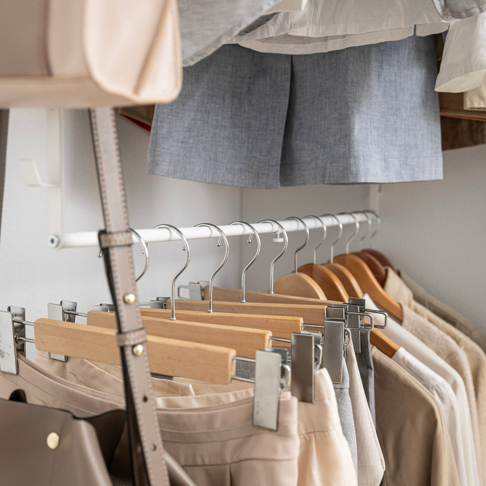 2-stöckige ausziehbare Kleiderstange – Yamazaki Home Europe