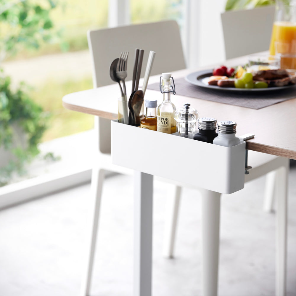 schmaler campingtisch Schmaler Tisch-Klemm-Korb – Yamazaki Home Europe