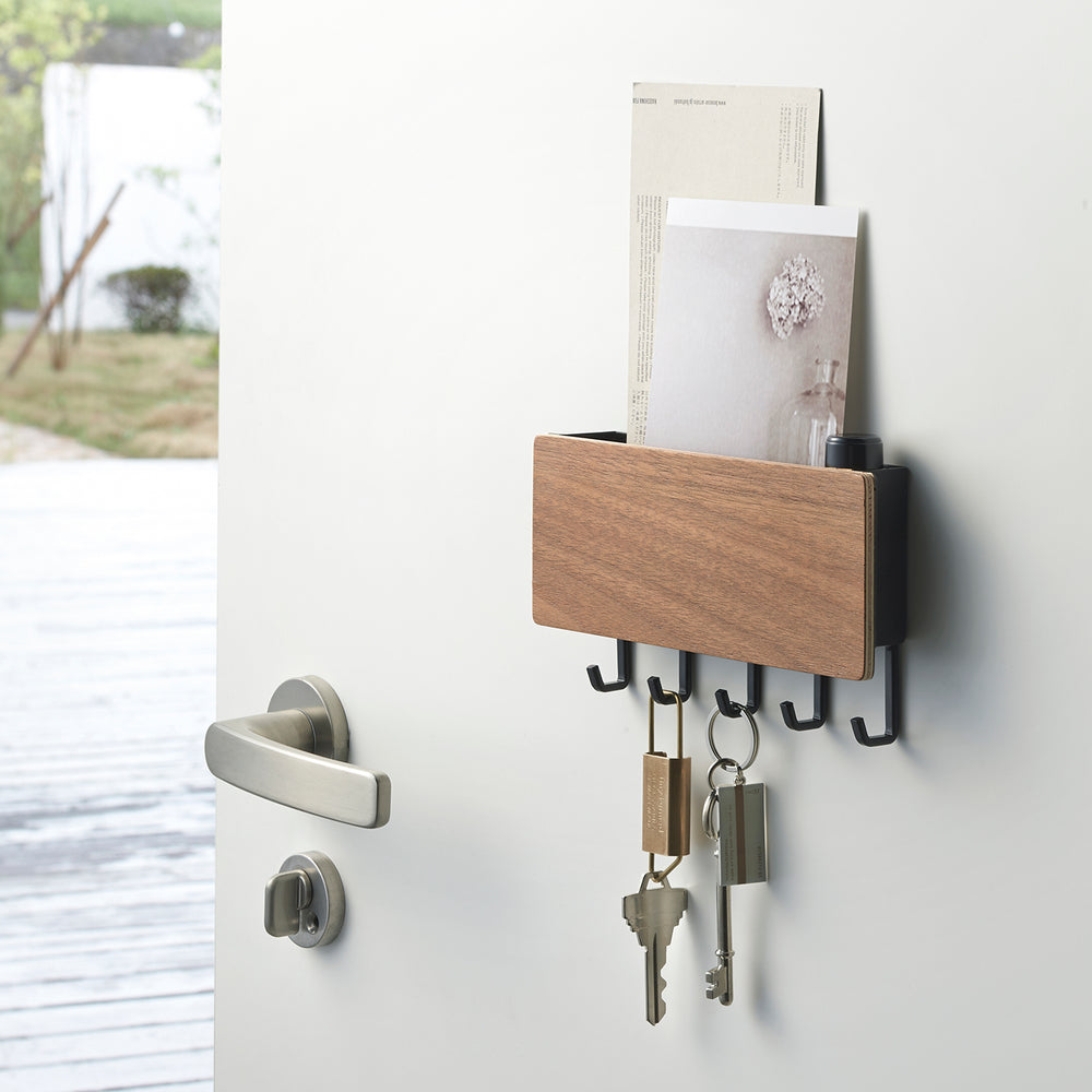 Magnetic Key Hooks with Tray – Yamazaki Home Europe