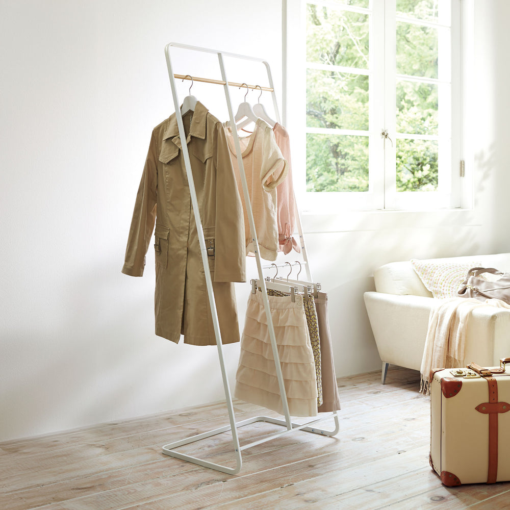 Breite Garderobe – Yamazaki Home Europe