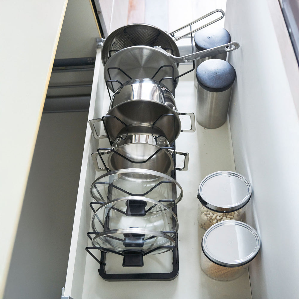 topf aufbewahrung schublade Ausziehbarer Topf- & Pfannen-Organizer – Yamazaki Home Europe