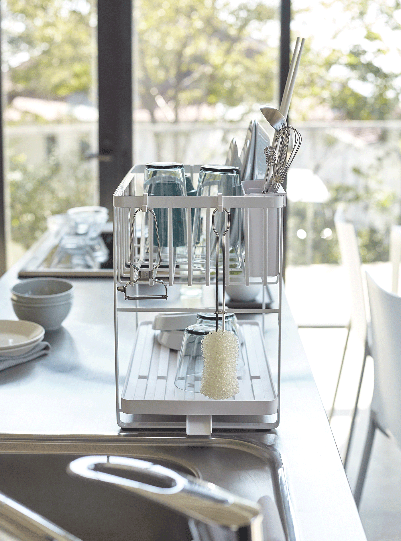 https://theyamazakihome-europe.com/cdn/shop/products/4386-TOWER-2-LEVEL-DISH-DRAINER-RACK-WH-09_1400x.gif?v=1618321053