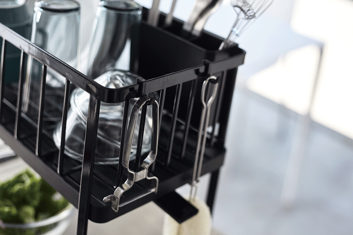 https://theyamazakihome-europe.com/cdn/shop/products/4387-TOWER-2-LEVEL-DISH-DRAINER-RACK-BK-3_1400x.gif?v=1652339003