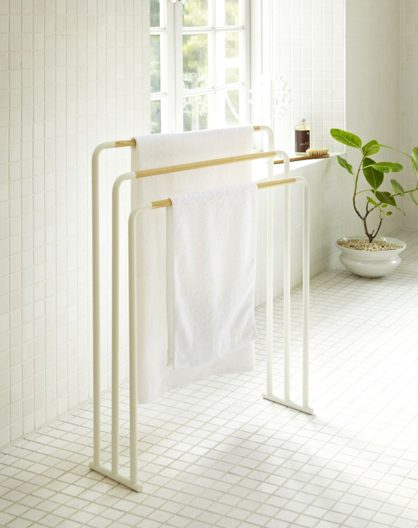 Yamazaki Tosca Bath Towel Rack